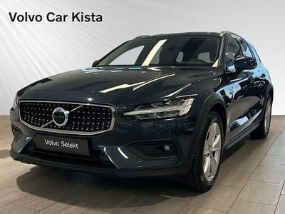 Begagnad 2023 Volvo V60 CC Core Kombi | 399 900 kr (Marknadspris)