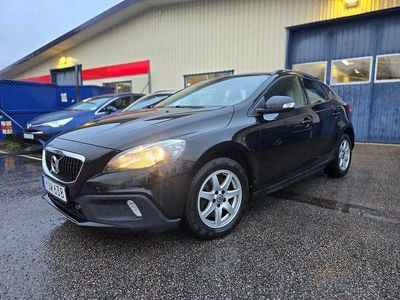 Svart Begagnad 2018 Volvo V40 CC Kinetic Kombi | 169 900 kr (Marknadspris)