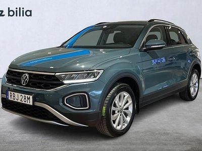 Grå Begagnad 2024 VW T-Roc Edition SUV | 299 000 kr (Marknadspris)