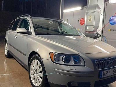 Grå Begagnad 2005 Volvo V50 Kinetic Kombi | 23 000 kr (Marknadspris)