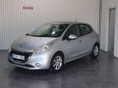 Ljusgrå Begagnad 2013 Peugeot 208 Halvkombi | 79 900 kr (Dyr)