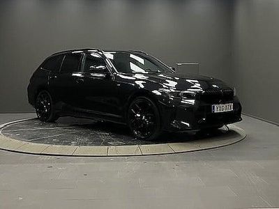 Svart Begagnad 2025 BMW 330e M Sport Kombi | 599 000 kr (Dyr)