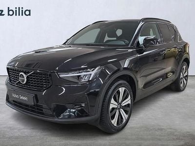 Svart Begagnad 2023 Volvo XC40 Plus SUV | 409 000 kr (Marknadspris)