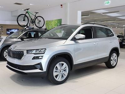 Silver Ny 2025 Skoda Karoq Selection SUV | 359 800 kr (Marknadspris)