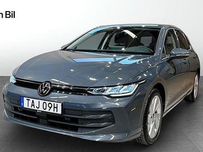 Dolphin grey metallic Begagnad 2025 VW Golf VIII Edition Halvkombi | 289 900 kr (Bra pris)