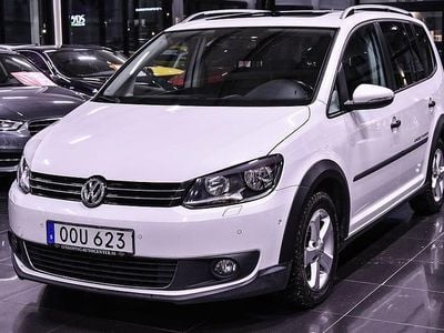 Vit Begagnad 2014 VW Touran Cross Minibuss | 139 900 kr (Dyr)