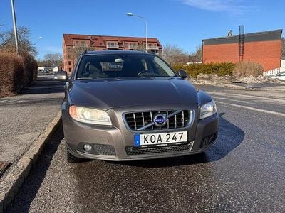 Begagnad Volvo V70 Momentum 145 HK (106 kW) 2010 Kombi