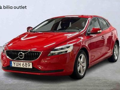 Röd Begagnad 2018 Volvo V40 Halvkombi | 139 900 kr (Marknadspris)