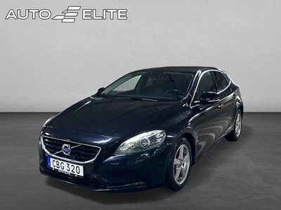 Svart Begagnad 2014 Volvo V40 Momentum Halvkombi | 129 800 kr (Marknadspris)