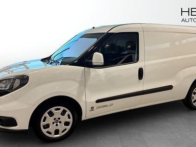 Vit Begagnad 2021 Fiat Doblò Minibuss | 119 900 kr (Marknadspris)