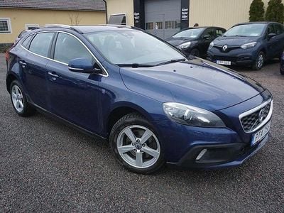 Blå Begagnad 2014 Volvo V40 Ocean Race Halvkombi | 104 900 kr (Lite dyr)