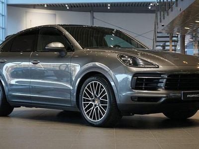 Grå Begagnad 2021 Porsche Cayenne SUV | 659 000 kr