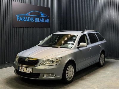 Begagnad Skoda Octavia Elegance 105 HK (77 kW) 2010 Ljusblå Kombi