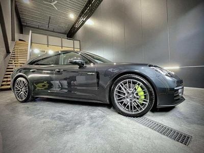 Porsche Panamera 4