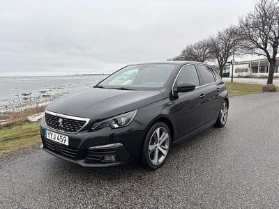 Begagnad Peugeot 308 GT-line 131 HK (96 kW) 2017 Svart Halvkombi