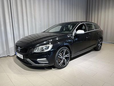 Svart Begagnad 2017 Volvo V60 Kombi | 199 800 kr (Lite dyr)
