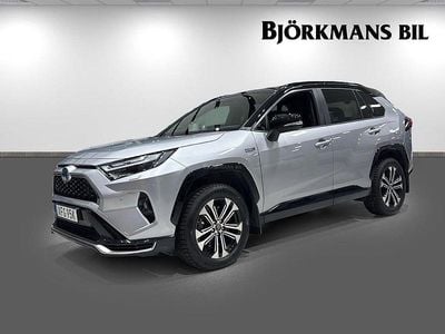 Grå Begagnad 2023 Toyota RAV4 Hybrid Premium SUV | 469 000 kr (Lite dyr)