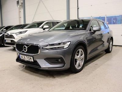 Grå Begagnad 2020 Volvo V60 Momentum Kombi | 244 900 kr (Marknadspris)