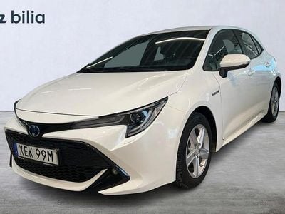 Begagnad Toyota Corolla Hybrid Style 124 HK (91 kW) 2019 Vit Halvkombi