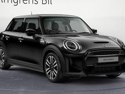 Begagnad Mini Cooper 178 HK (130 kW) 2022 Midnight black ii Halvkombi