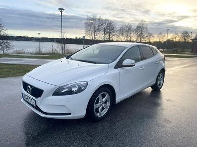 begagnad Volvo V40 T3 Kinetic Nyservad Nybesiktigad Drag