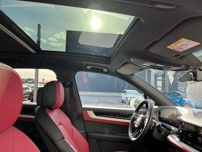 Carrara vit metallic Begagnad 2024 Porsche Cayenne S SUV | 1 389 000 kr