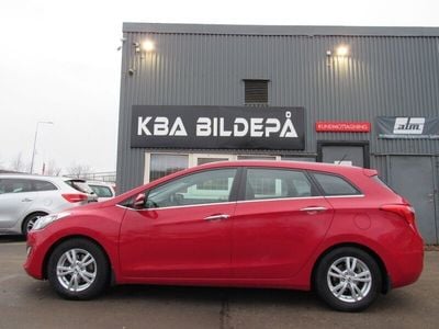Begagnad Hyundai i30 111 HK (81 kW) 2012 Röd Kombi