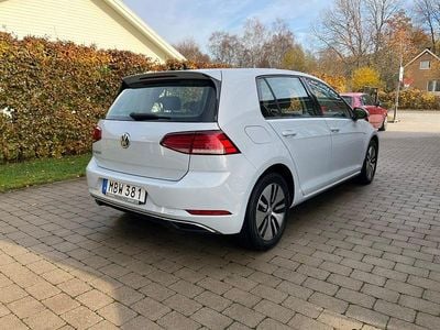 Begagnad VW e-Golf 100 kW (136 HK) 2019 Silver white Halvkombi