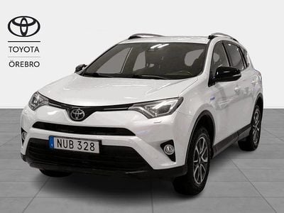 Vit Begagnad 2017 Toyota RAV4 Hybrid Edition SUV | 204 900 kr (Marknadspris)