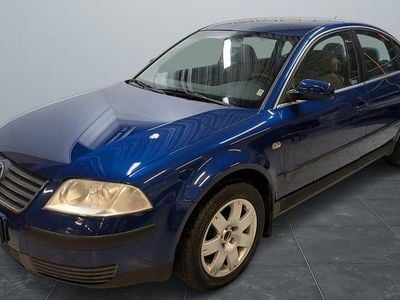 Begagnad VW Passat 103 HK (75 kW) 2001 Blå Sedan