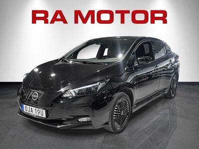 Begagnad Nissan Leaf Tekna 160 kW (218 HK) 2022 Svart Halvkombi
