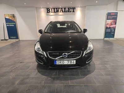 Svart Begagnad 2013 Volvo V60 Momentum Kombi | 109 900 kr (Marknadspris)