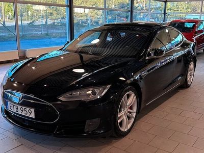 Begagnad Tesla Model S 386 kW (525 HK) 2015 Svart Halvkombi
