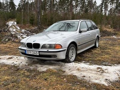 Begagnad BMW 523 170 HK (125 kW) 1999 Kombi