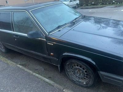 Svart Begagnad 1988 Volvo 745 Kombi | 35 000 kr