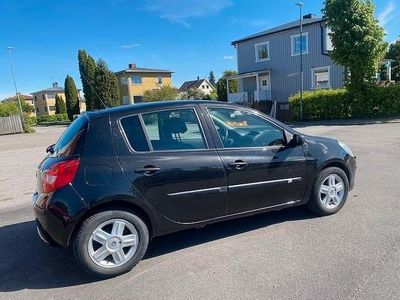Svart Begagnad 2008 Renault Clio R.S. Halvkombi | 30 000 kr (Marknadspris)