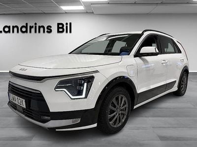 Vit Begagnad 2022 Kia Niro SUV | 259 300 kr (Marknadspris)