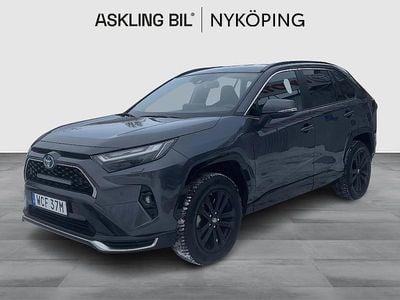 Mörkgrå Begagnad 2025 Toyota RAV4 Hybrid Edition SUV | 559 000 kr (Lite dyr)