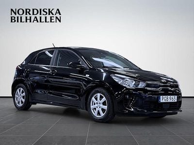 Svart Begagnad 2017 Kia Rio Halvkombi | 89 795 kr (Bra pris)