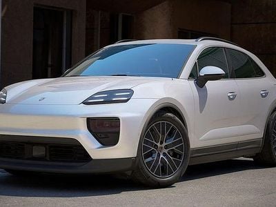 Ljusgrå Ny 2025 Porsche Macan SUV | 1 187 700 kr (Bra pris)