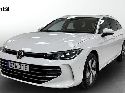 Vit Begagnad 2024 VW Passat | 389 900 kr