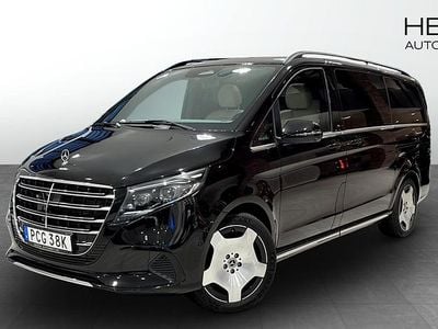 Svart Begagnad 2025 Mercedes V300 Minibuss | 1 152 930 kr