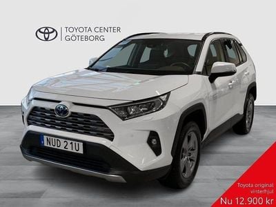 Vit Begagnad 2022 Toyota RAV4 Hybrid Active SUV | 359 900 kr (Marknadspris)