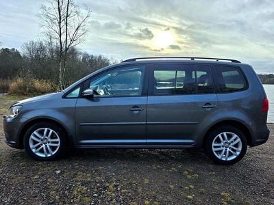Mörkgrå Begagnad 2011 VW Touran Minibuss | 69 000 kr (Marknadspris)