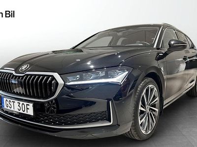 Svart Ny 2025 Skoda Superb LAURIN & KLEMENT Kombi | 489 500 kr (Dyr)