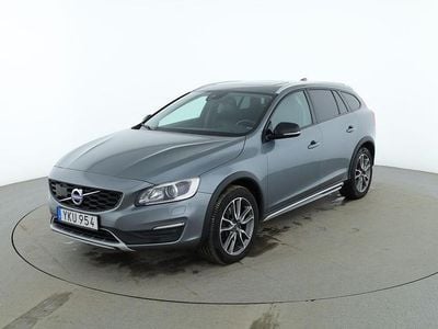 Begagnad Volvo V60 CC Pro 190 HK (139 kW) 2017 Grå Kombi