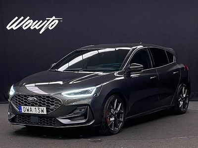 Grå Begagnad 2023 Ford Focus ST Halvkombi | 349 800 kr