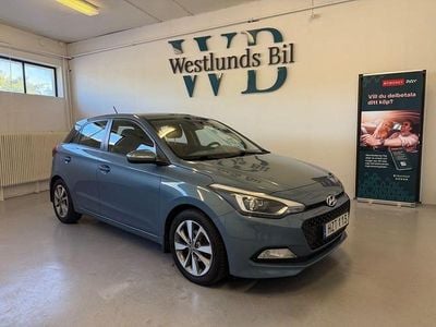 Begagnad Hyundai i20 Premium 101 HK (74 kW) 2015 Blå Halvkombi