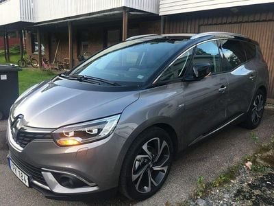 Mörkgrå metallic Begagnad 2017 Renault Grand Scénic IV Minibuss | 139 000 kr (Marknadspris)