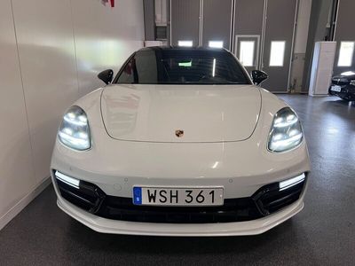 Porsche Panamera 4